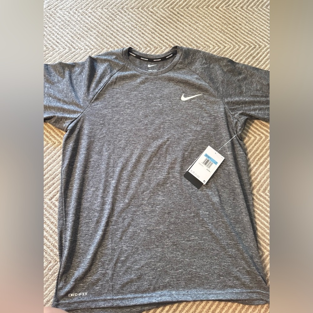 Nike Men's Heathered Gray Short Sleeve Tee